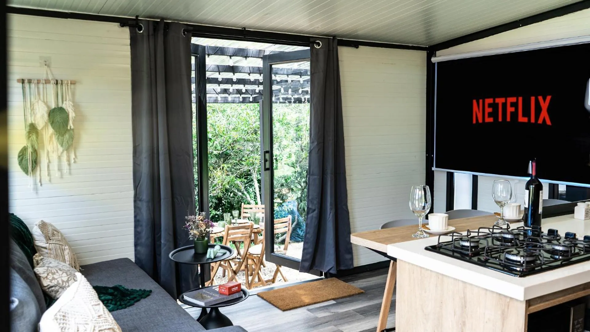 Luxury Cabin w Lake, HotTub, Cinema, Fire Pit, BBQ Rionegro