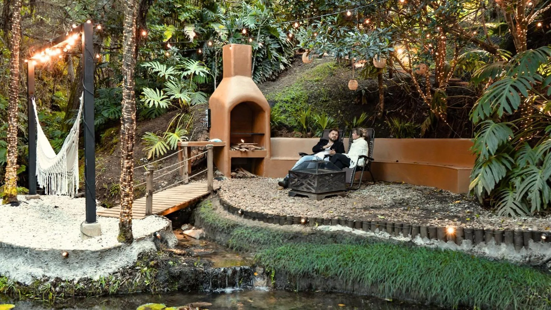 Luxury Cabin w Lake, HotTub, Cinema, Fire Pit, BBQ Rionegro Holiday home